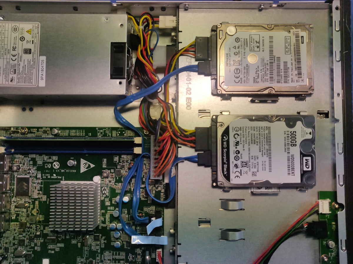 thumb-netgear-rn3138-additional-2-SFF-drives.jpg